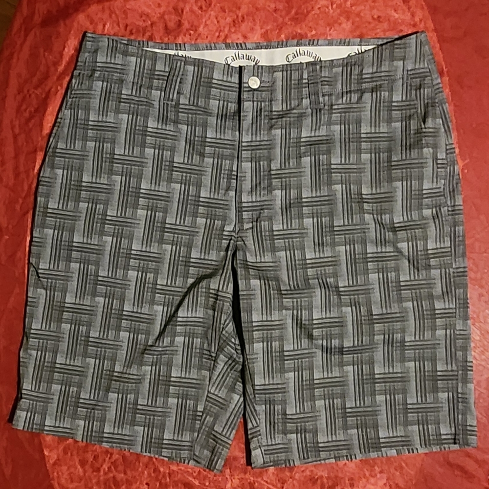 Callaway men's  golf shorts sz 34 Nwot